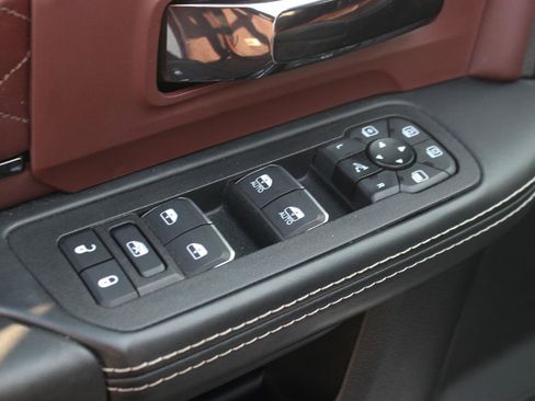 Used 2025 RAM 2500 Limited AWD/4WD image 15