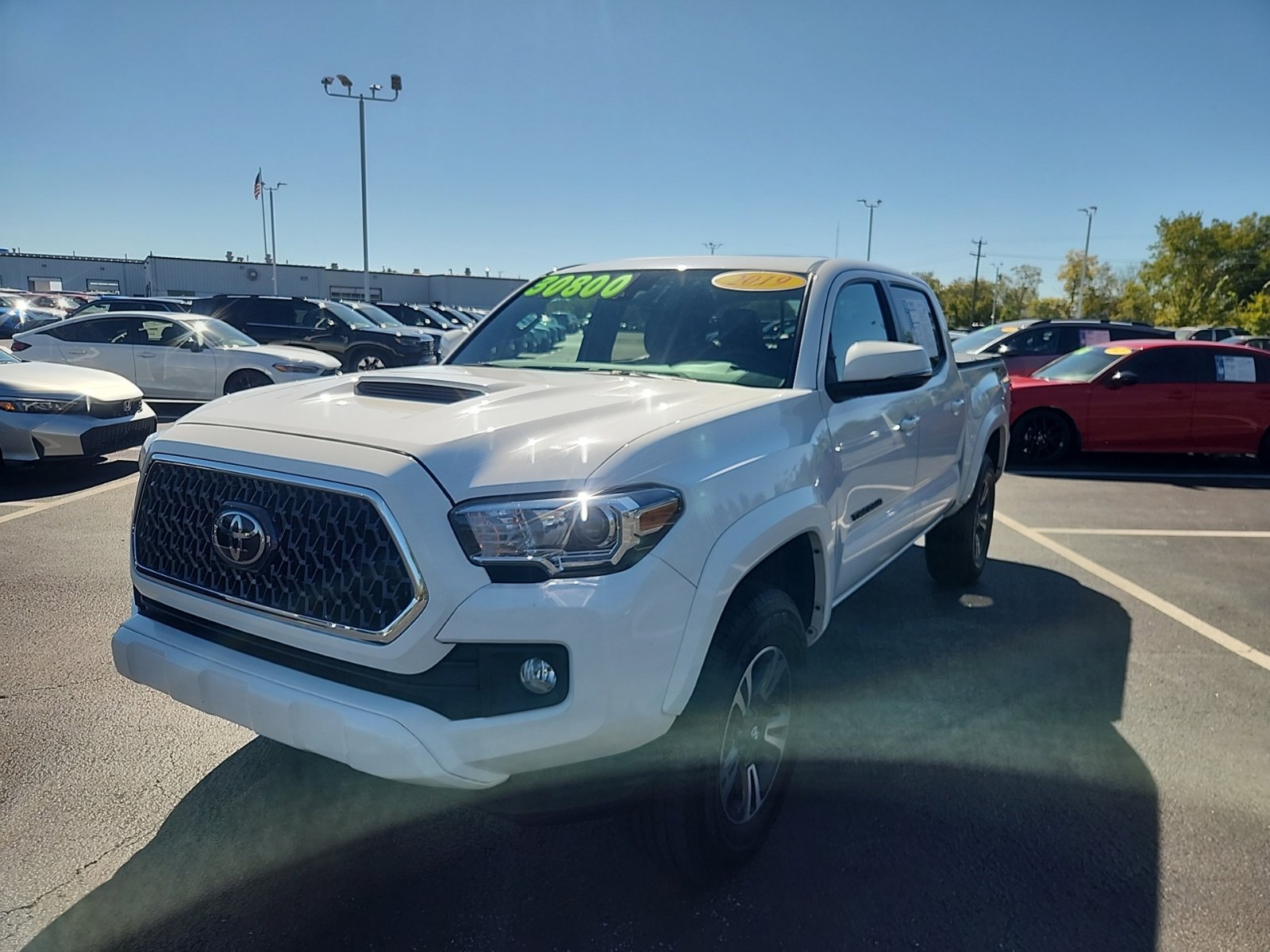 Used 2019 Toyota Tacoma TRD Sport AWD/4WD image 3