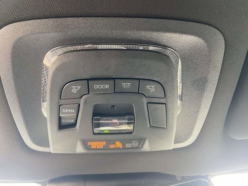 Used 2023 Toyota Crown Limited image 20