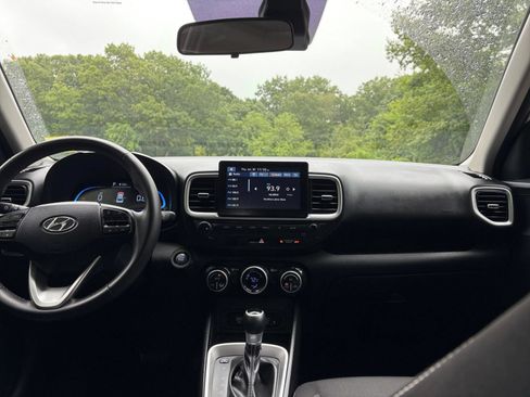 Used 2026 Hyundai Venue SEL FWD image 33