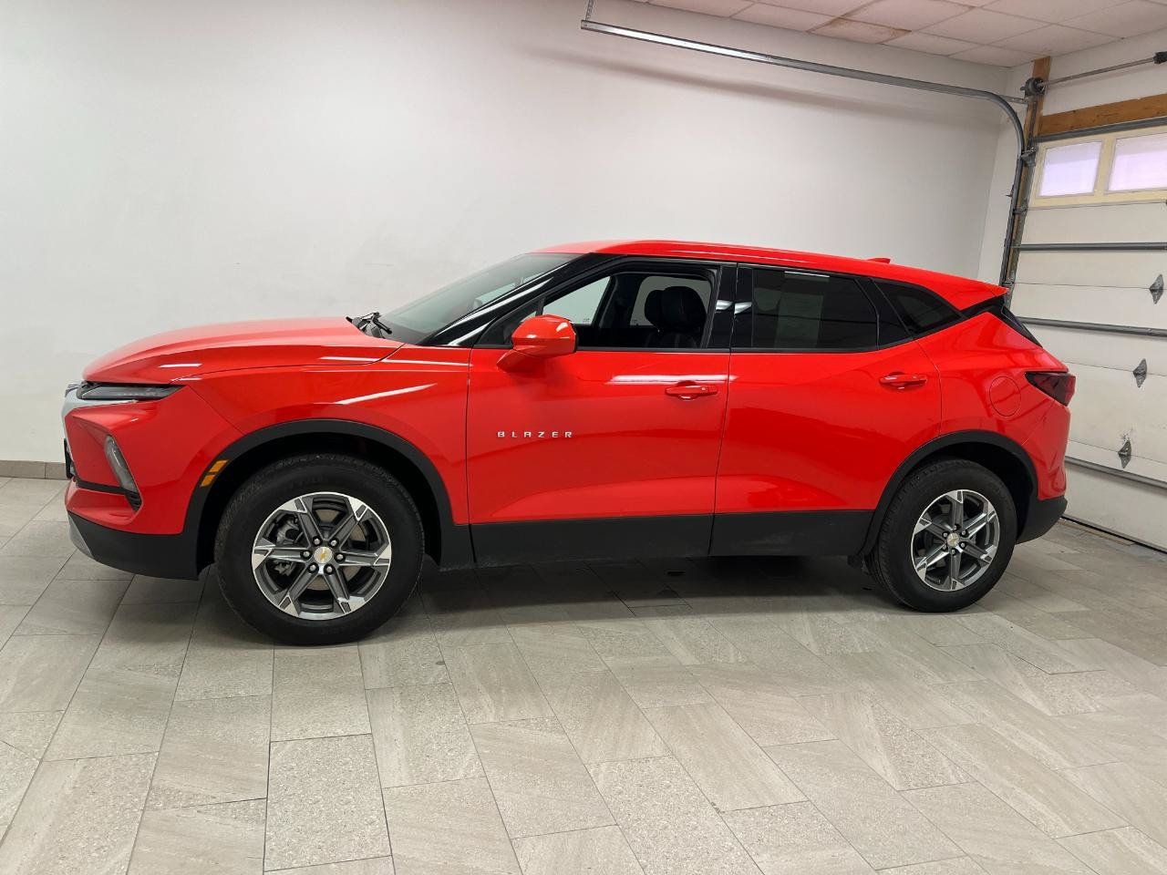 Used 2026 Chevrolet Blazer LT FWD image 7