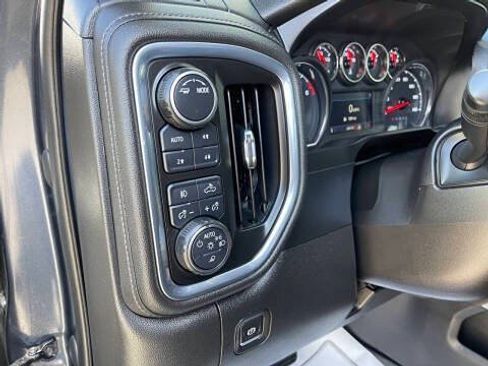 Used 2021 Chevrolet Silverado 1500 LT Trail Boss w/ Convenience Package II AWD/4WD image 19