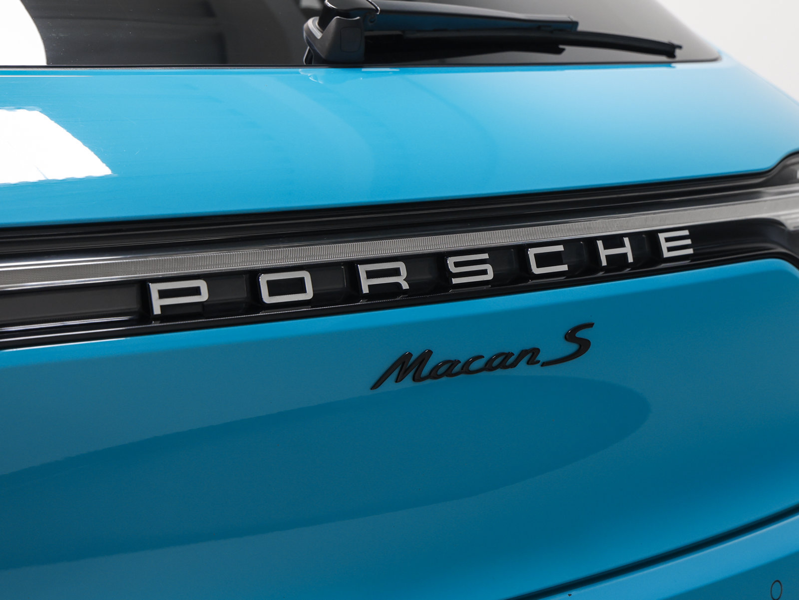 Certified 2021 Porsche Macan S AWD/4WD image 17