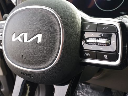 New 2026 Kia Carnival SX FWD image 12