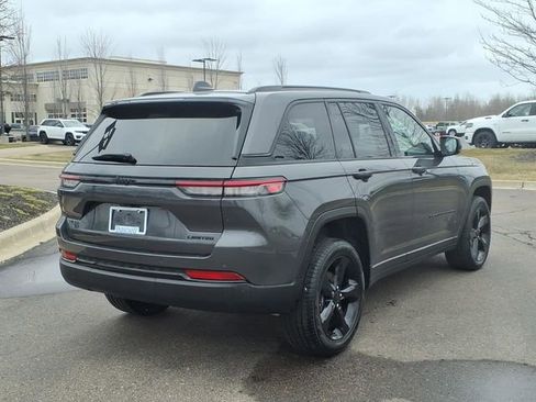 Certified 2025 Jeep Grand Cherokee Limited w/ Black Appearance Package RWD image 4