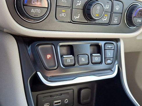 Used 2021 GMC Terrain Denali w/ Denali Premium Package image 15