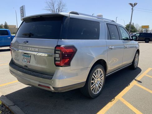 Used 2024 Ford Expedition Max Limited AWD/4WD image 3