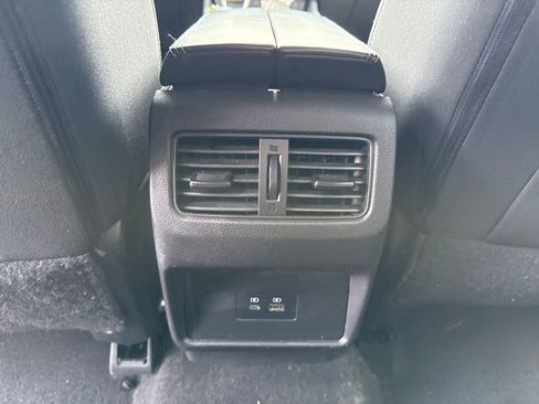 Used 2023 Nissan Rogue SV image 30