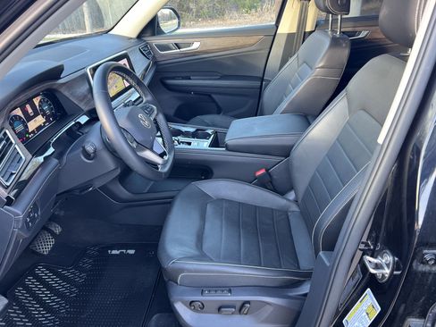 Certified 2025 Volkswagen Atlas SEL image 16