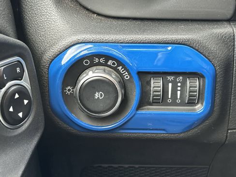 Used 2021 Jeep Wrangler Unlimited Sahara w/ Uconnect 4C Nav & Sound Group image 13