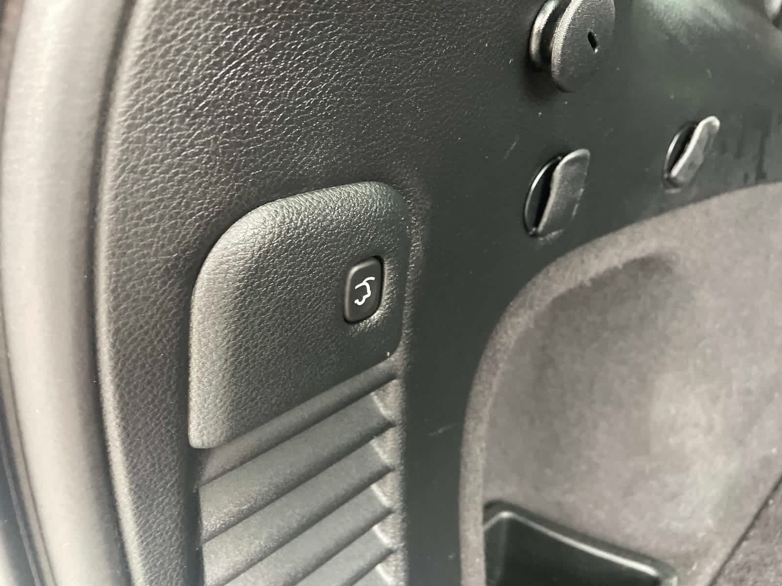 Used 2018 Jeep Grand Cherokee Altitude AWD/4WD image 7