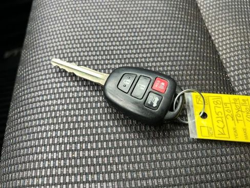 Used 2019 Toyota Corolla SE image 29