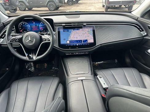 Used 2025 Mercedes-Benz E 350 Sedan image 22