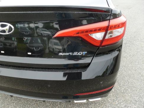Used 2015 Hyundai Sonata Sport 2.0T w/ Option Group 07 FWD image 9