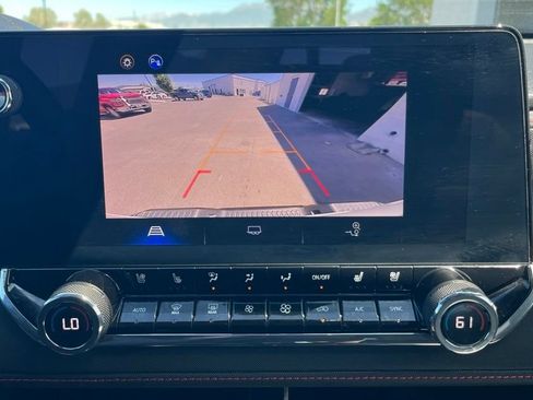 Used 2023 Chevrolet Colorado Z71 w/ Z71 Convenience Package 2 AWD/4WD image 18