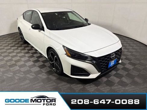 Used 2024 Nissan Altima 2.5 SR FWD image 1