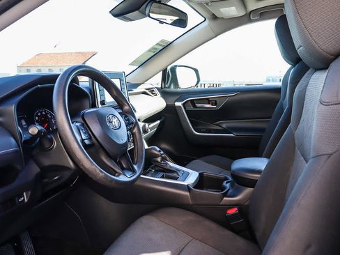 Used 2022 Toyota RAV4 XLE image 18