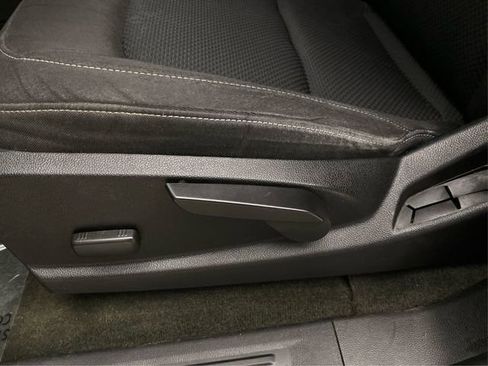 Used 2015 Chevrolet Colorado LT w/ LT Convenience Package AWD/4WD image 23