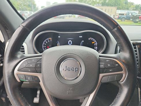Certified 2021 Jeep Grand Cherokee Laredo X image 18