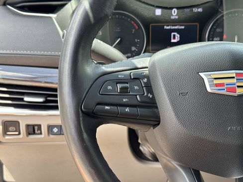 Used 2019 Cadillac XT4 Premium Luxury w/ Technology Package FWD image 17