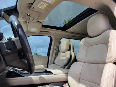 Used 2020 Lincoln Navigator L Reserve w/ Luxury Package AWD/4WD image 12