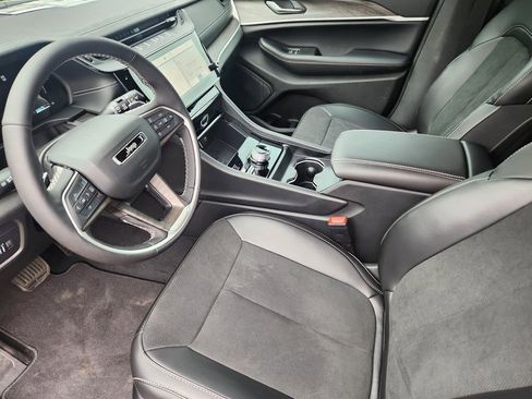 New 2026 Jeep Grand Cherokee Altitude AWD/4WD image 11