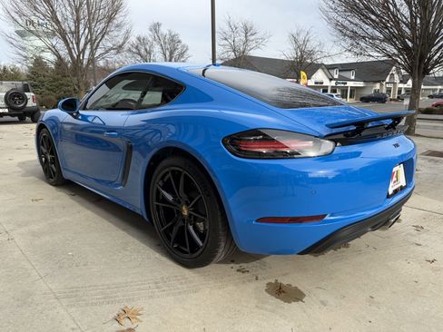 Used 2025 Porsche 718 Cayman w/ Sport Chrono Package image 7