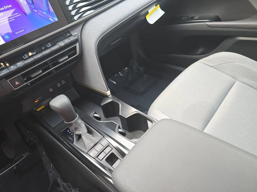 Used 2026 Toyota Camry LE FWD image 23