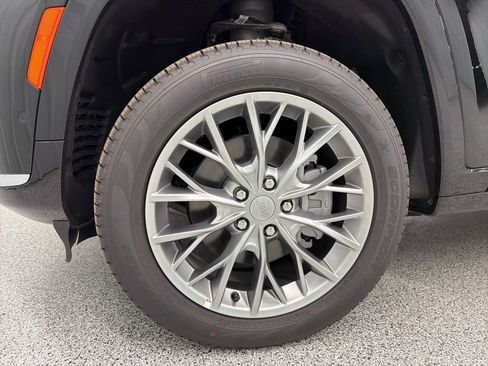 New 2025 Jeep Grand Cherokee L Summit image 11