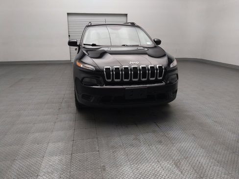 Used 2016 Jeep Cherokee Sport FWD image 14