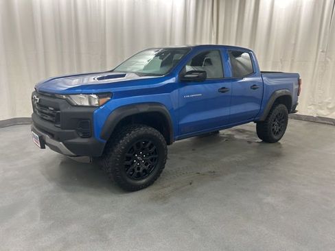 Used 2023 Chevrolet Colorado Trail Boss w/ Technology Package image 2