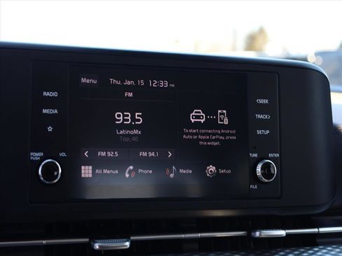 Used 2023 Kia Carnival LX image 16