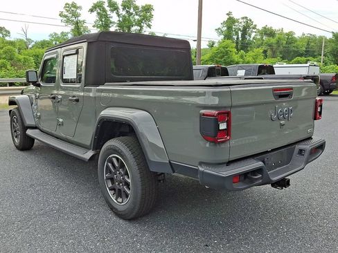 Used 2022 Jeep Gladiator Overland w/ LED Lighting Group AWD/4WD image 8