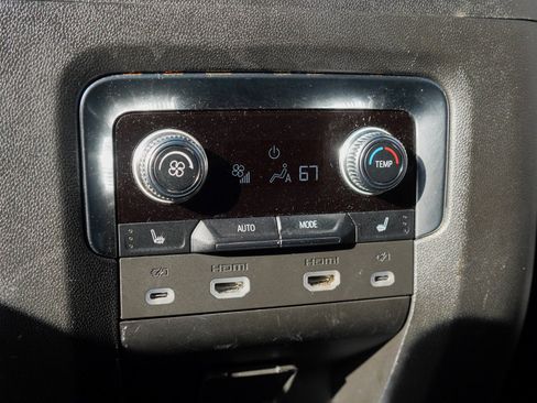 Used 2023 GMC Yukon Denali Ultimate AWD/4WD image 18