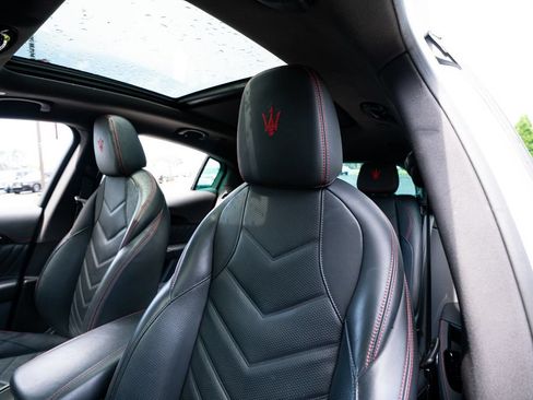 Used 2023 Maserati Grecale Modena AWD/4WD image 36