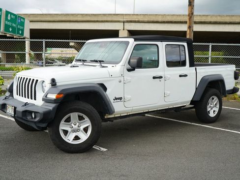 Used 2020 Jeep Gladiator Sport w/ Quick Order Package 24S image 3