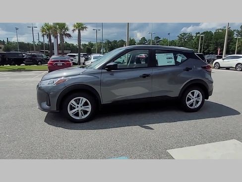 New 2025 Nissan Kicks Play S image 25