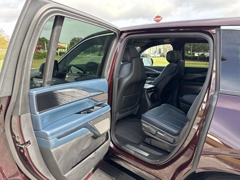 Used 2025 Cadillac Escalade IQ Luxury 2 w/ LPO, Premium Carpet Package image 14