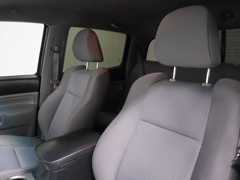 Used 2014 Toyota Tacoma PreRunner w/ TRD Sport Package image 8