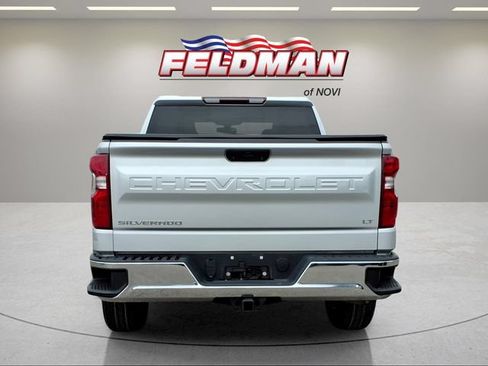 Used 2022 Chevrolet Silverado 1500 LT AWD/4WD image 4