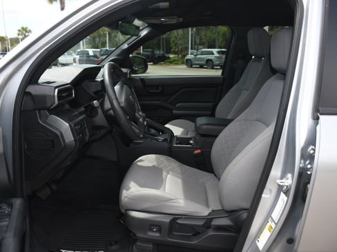 Certified 2024 Toyota Tacoma SR5 AWD/4WD image 7