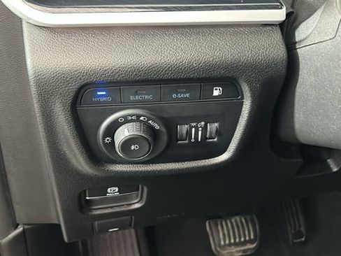 Used 2022 Jeep Grand Cherokee Trailhawk AWD/4WD image 19