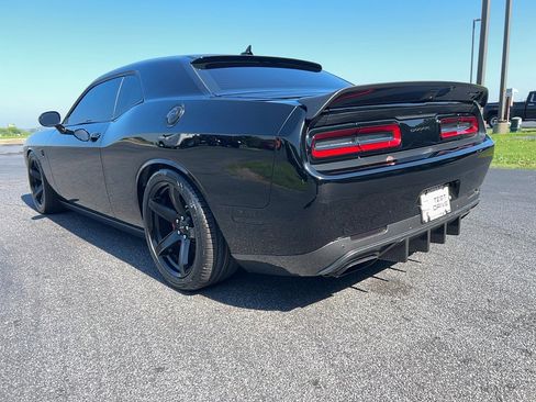 Used 2017 Dodge Challenger SRT Hellcat RWD image 7