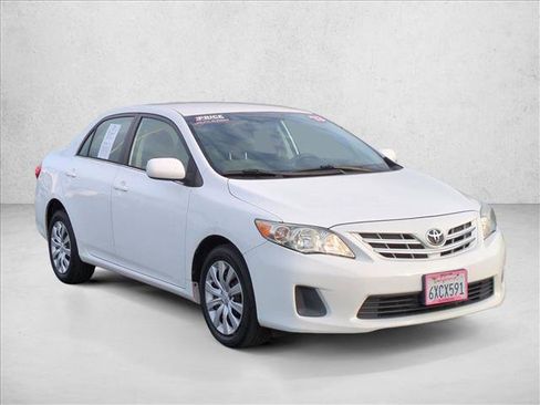 Used 2013 Toyota Corolla LE image 3