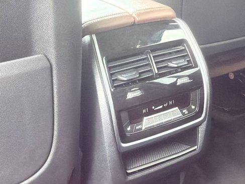 Used 2020 BMW X7 xDrive40i w/ Premium Package image 24