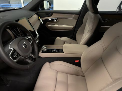 New 2026 Volvo XC90 T8 Ultra w/ Protection Package AWD/4WD image 12