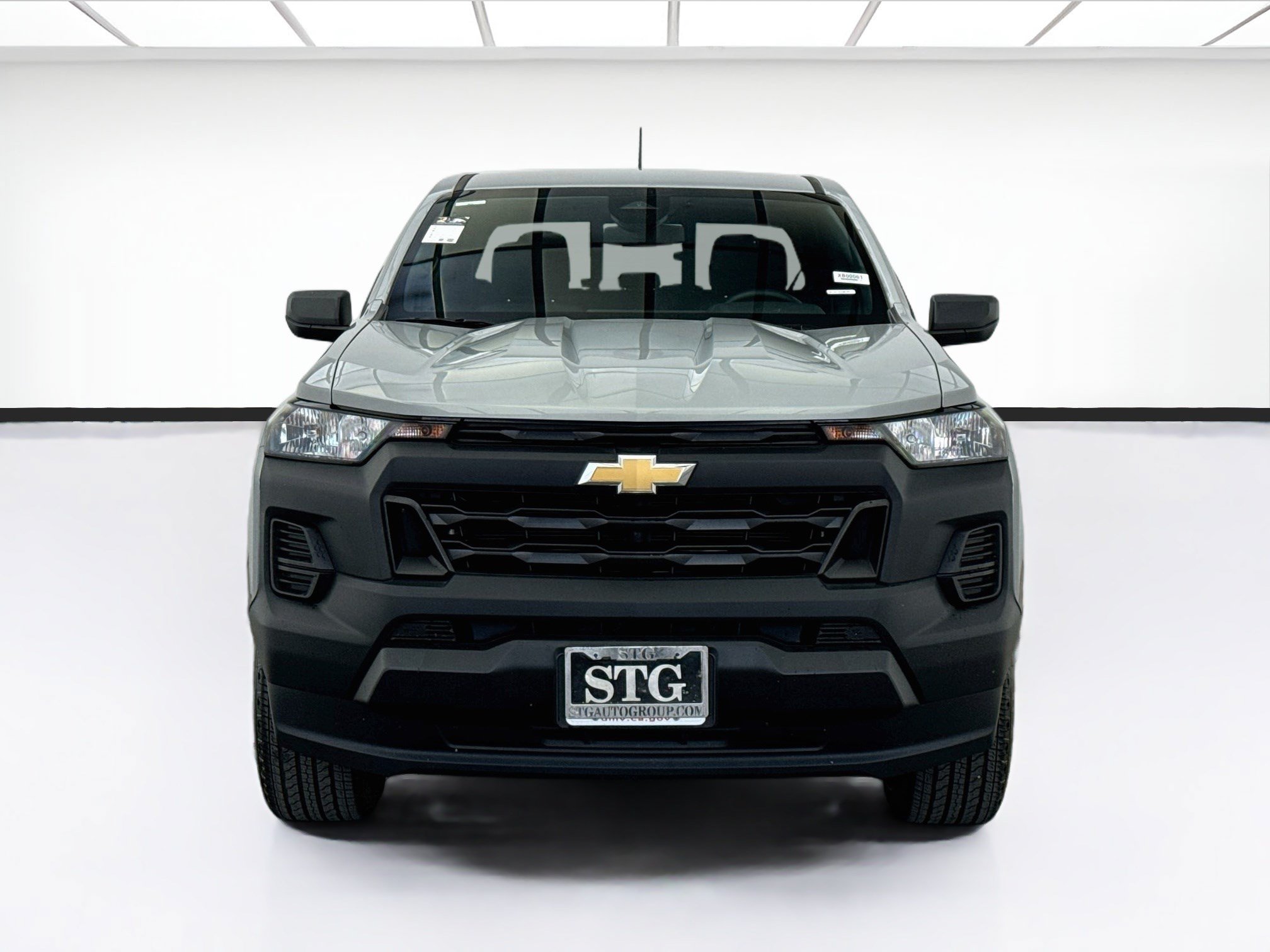 Used 2025 Chevrolet Colorado W/T w/ WT Convenience Package II RWD image 2
