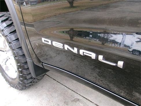 Used 2021 GMC Sierra 1500 Denali image 9