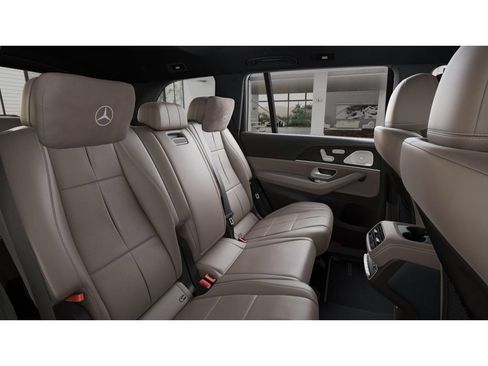 New 2026 Mercedes-Benz GLS 580 4MATIC image 5