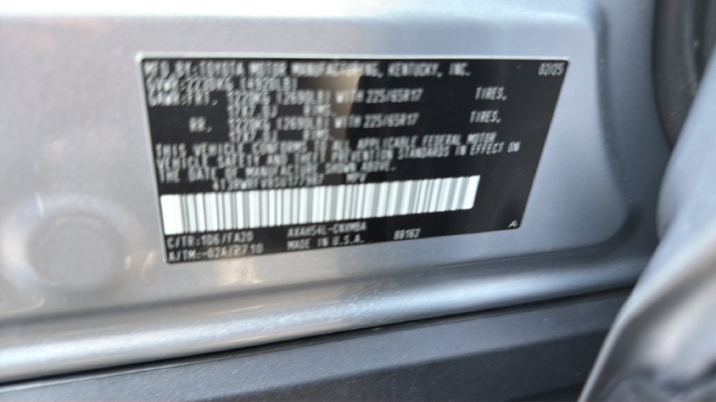 Used 2025 Toyota RAV4 XLE AWD/4WD image 19